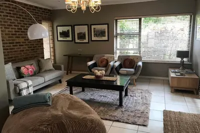 Image de Spacious family house with outside entertainment area & garden, child friendly. .