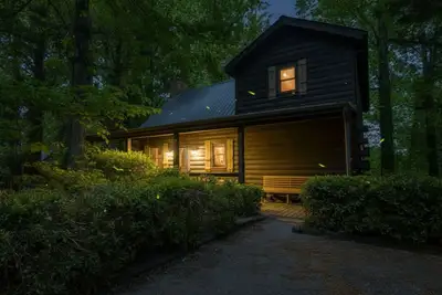 Image de Cozy  w/ Hot Tub & Jacuzzi | Between Pigeon Forge & Gatlinburg | Pet Friendly