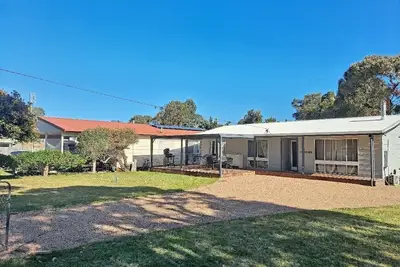 Image de Position Perfect Double Block Renovated 3 Bedroom Home, Space for Outdoor Fun