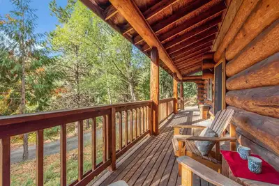 Image de Bbq-20 Acres-15 Minutes to Leavenworth-Bear Ridge Cabin-Cozy Log Home