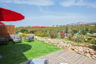 Image de appartement Levante au calme, piscine partagée et bbq