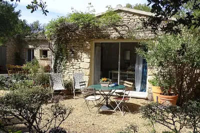 Image de Studio indépendant 2 personnes au calme dans le Luberon, à 5 km de Gordes.