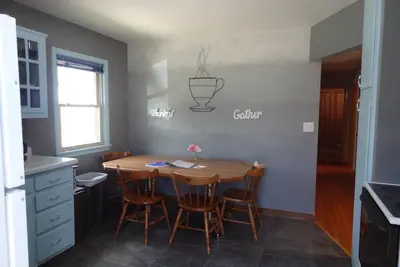 Image de 7 blks Mayo Gonda 8 blks St Marys 3 Bed Main Floor