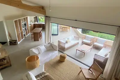 Image de Villa neuve. Vue mer 180 degrés, 6 ch en suite, piscine, pétanque, Golfe St Tropez.