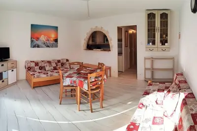 Image de 100m des commerces, 2ème étage, vue jardin, balcon, télévision, casier à ski, 32m², Les 2 Alpes
