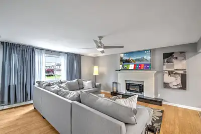 Image de Spacious 4 Br house - One block from private beach w/ beach passes