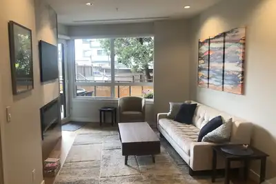 Image de Luxury Condo - Easy Walk to Downtown, Ocean & Attractions