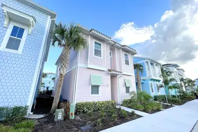 Image de 5br/5ba/5mi Disney • Heated Pool/Spa • Free Uber rides to parks!