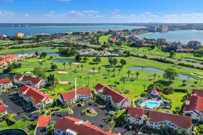 Image de Spacious 2 bedroom 2 bathroom condo with pool