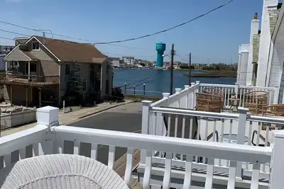 Image de Family-Sized with Bay Views and Close to Beach