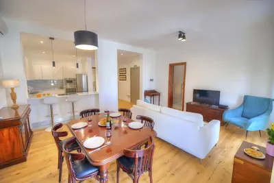 Image de Large, elegant 2bdm flat in St. Julian's Dbri1-1