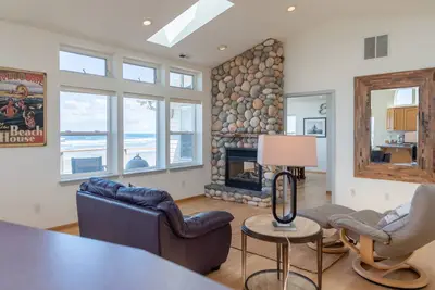 Image de Ocean Lookout -Ocean front/ Wifi/Hot Tub/