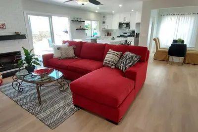 Image de Thousand Oaks Temp Housing For Insurance\/Work\/Travel\/Remodel!