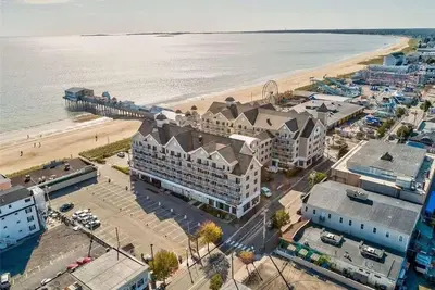 Image de Oob Condo. . . Steps from the beach, food and fun