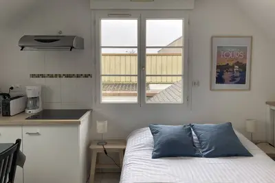 Image de Studio, 15 m2. A l'étage. Meublé