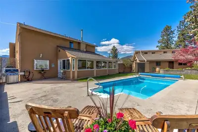 Image de Oasis Retreat - Family Home With Pool In Great Location