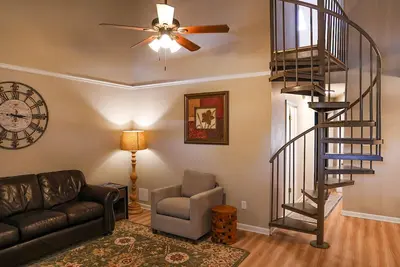 Image de Comfy Townhouse near Casinos, centrally located