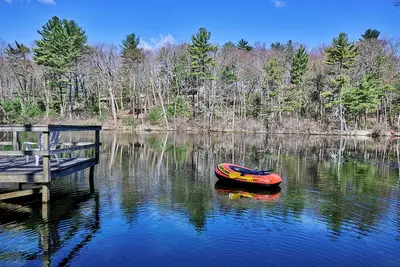 Image de Refuel at this Spacious Oasis w/Game Rm/Pet Friendly/Kayak on Private Water