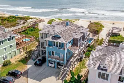 Image de Dune Haven - Spacious Oceafront Duplex w/6br, Private Pool & Hot Tub