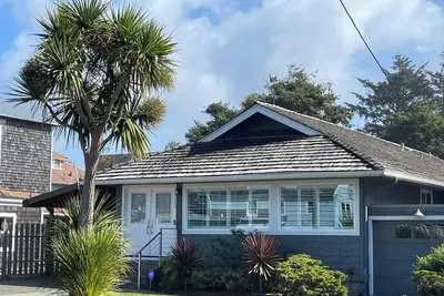Image de Sea La Vie - Just one block to beach and close walk to downtown!