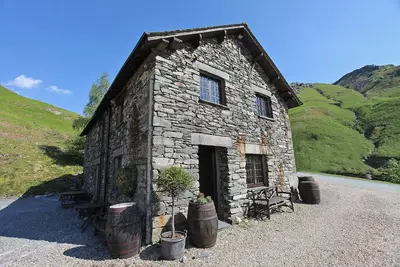 Image de Unique mountain cottage for 6 with hot tub and incredible views