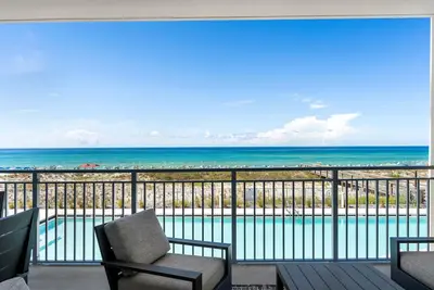 Image de Blu 202 ~ Modern Oceanfront Luxury ~ 4br/3ba ~ Must See!