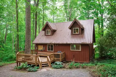 Image de Hot Tub, Game Room, Gourmet Kitchen, and Fun for the Whole Family!