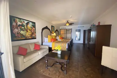 Image de Christmas in Cabo San Lucas! Luxury 2br Ocean View Suite with all the amenities!