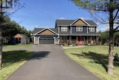 Image de 7 Bedroom Home w/Pool & Hot Tub on a Private Large Lot