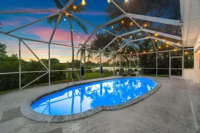 Image de Spacious 4-Bedroom West Palm Beach Pool Home w/ Games, Lake Views & Beach Gear