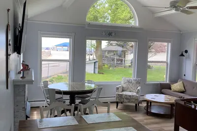 Image de Beach House in Caseville Center walking distance to Everything