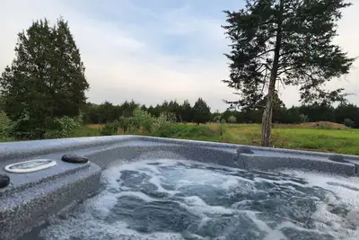 Image de Cabin getaway with hot tub(cabin 3)