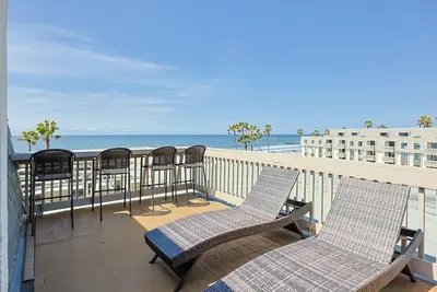 Image de Top Floor Panoramic Whitewater Ocean Views in Oceanside! 1, 081 Sq Ft