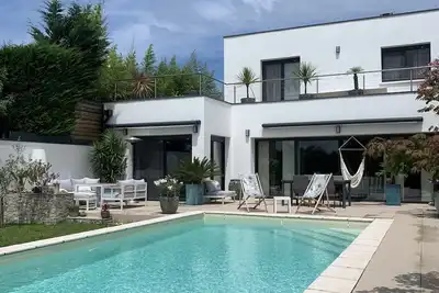Image de Anglet, CÔTE Basque Maison Avec Piscine, Proche Plage, piste cyclable, Golf