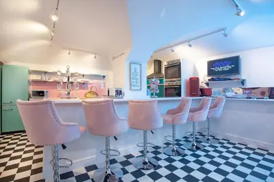 Image de Insta perfect Somerset Kitchen Disco