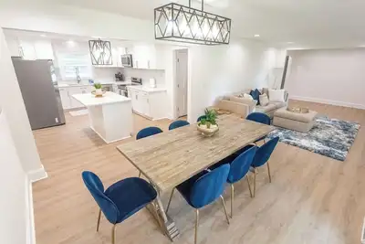 Image de Stunning Updated 3br 2ba Mint Hill retreat near all that Charlotte has to offer!