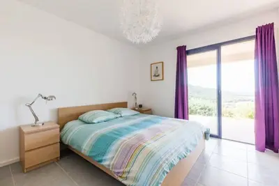 Image de Brand new apartment in contemporary villa