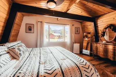 Image de Torii Alpine House - Modern, Modified A - Frame