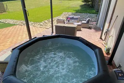 Image de Gîte 6\/8 personnes avec piscine et jacuzzi