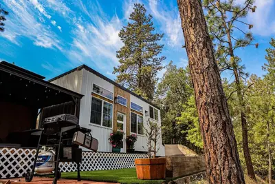 Image de Modern Tiny House in the Woods w/Hot Tub