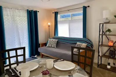 Image de Cozy, quiet & close to great hiking trails!