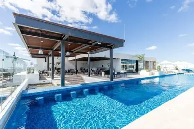 Image de Pool on the Roof Top