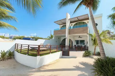 Image de The Best Pool and Best Sunrises + Oceanview