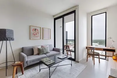 Image de Apt 801 with stunning Lagoon view w\/pool and gym
