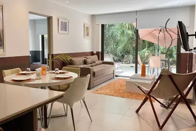 Image de Romantic ground floor apartment with private pool