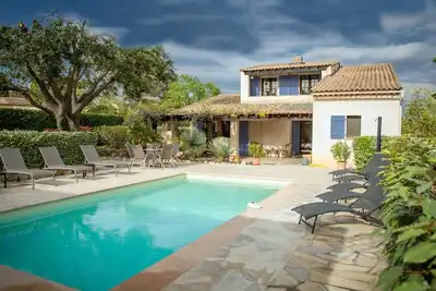 Image de Villa familiale avec climatisation et piscine