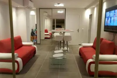 Image de Superbe T3: séjour+2chambres+2terrasses, 4min àpied des plages de la Croisette!