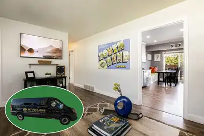 Image de Perfect Getaway! Shuttle service on game day included!
