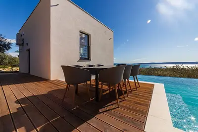 Villa Golden Leaf with Heated Pool