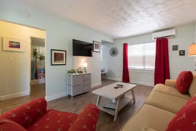 Image de 1br Cocoa Beach Home - 1 Min to Beach!